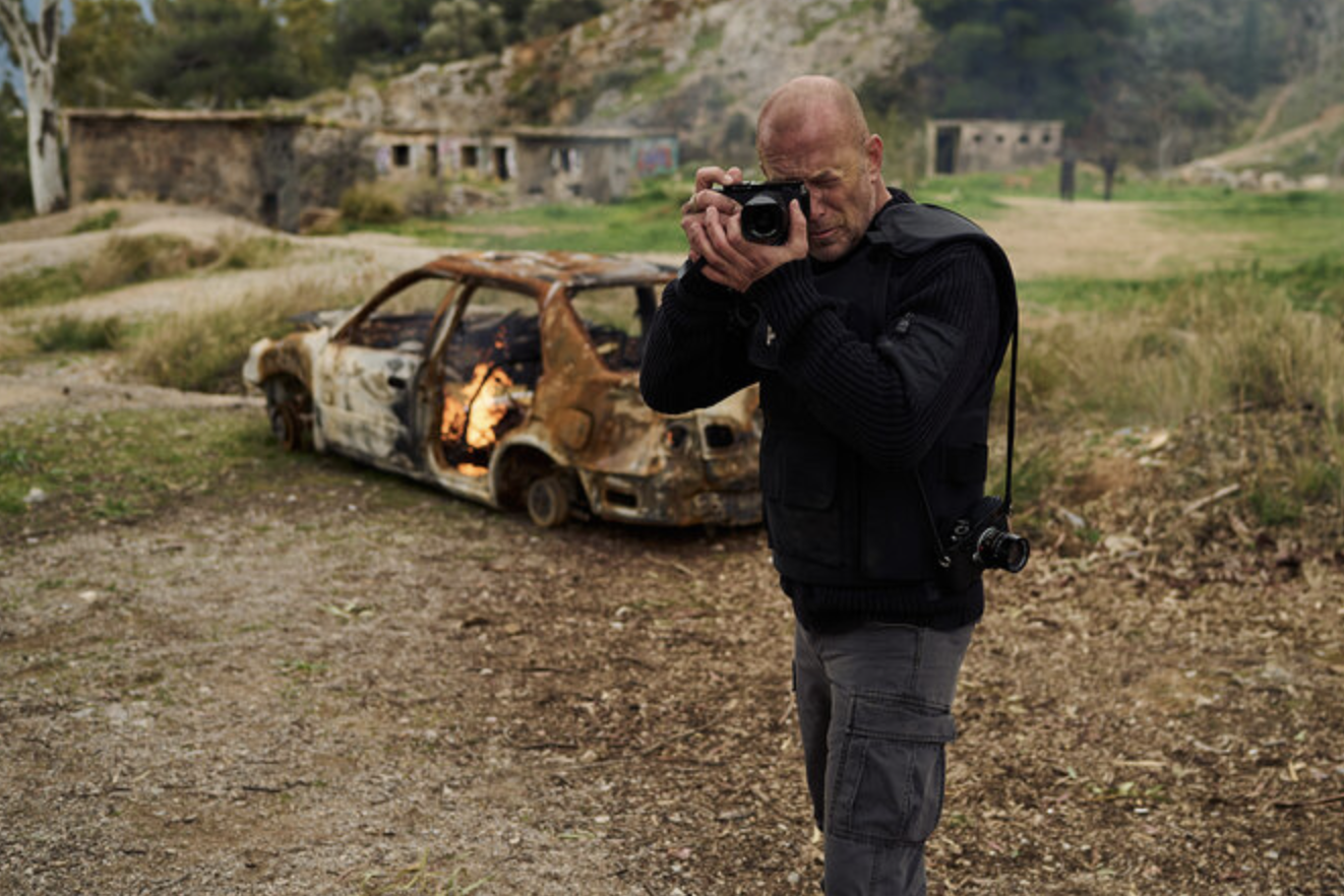 Moritz shooting photos in kenya